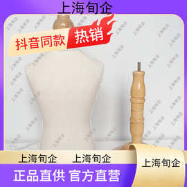 上海女模特與寵物衣架 時尚、溫情與創(chuàng)意的交織